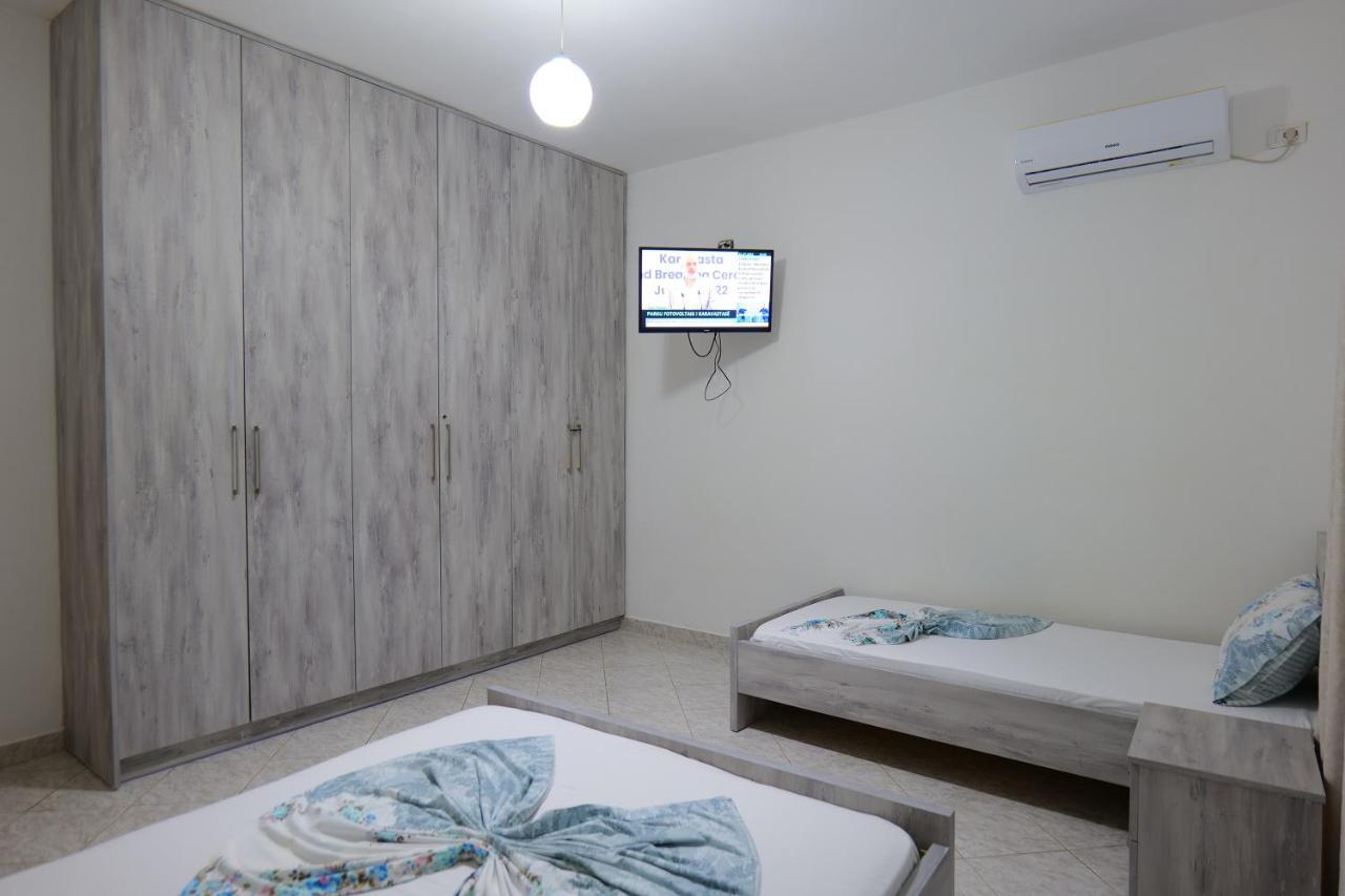 Hotel Panorama Piqeras Kültér fotó