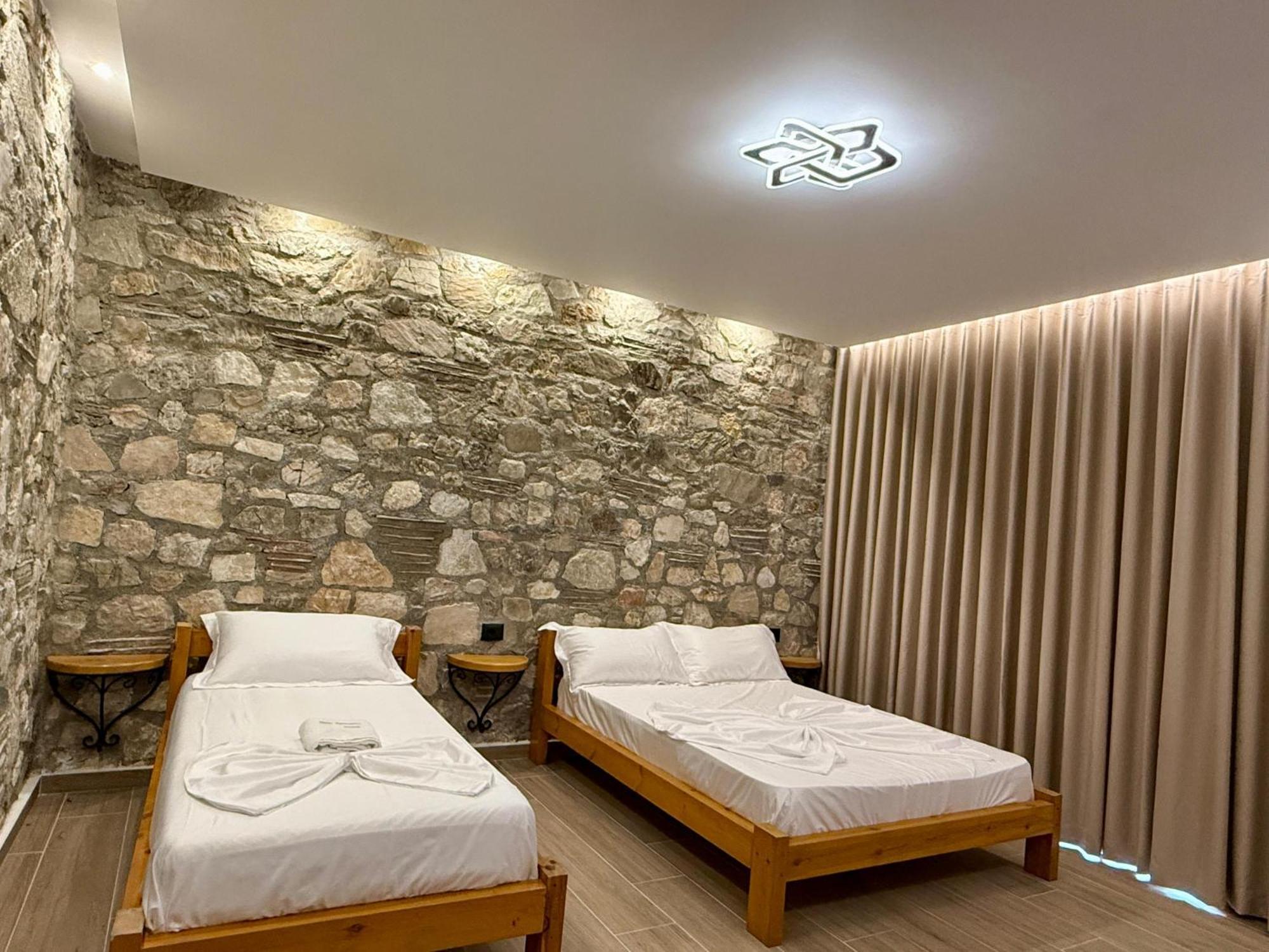 Hotel Panorama Piqeras Kültér fotó